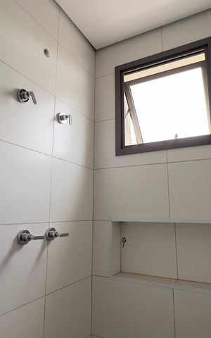 Apartamento à venda com 150m², 3 quartos e 3 vagas Apartamento à venda com 150m², 3 quartos e 3 vagasBanheiro da Suíte 1
