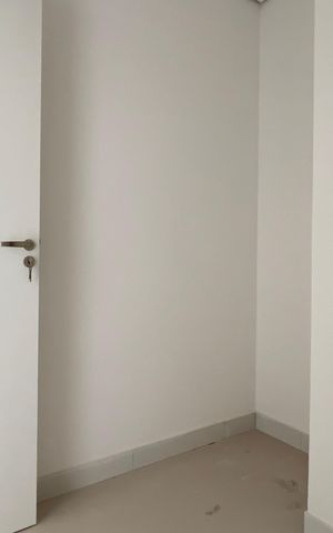Apartamento à venda com 150m², 3 quartos e 3 vagas Apartamento à venda com 150m², 3 quartos e 3 vagasQuarto de Serviço