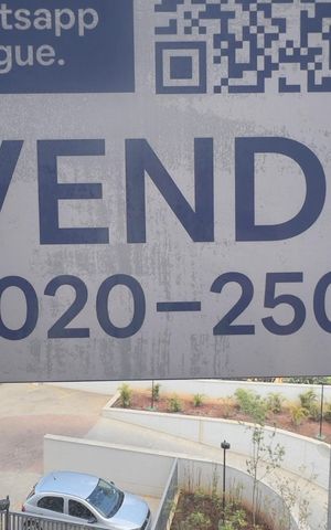 Apartamento à venda com 150m², 3 quartos e 3 vagas Apartamento à venda com 150m², 3 quartos e 3 vagasPlaca