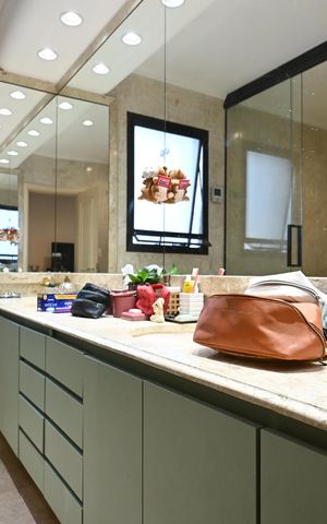 Apartamento à venda com 350m², 4 quartos e 4 vagasBanheiro Suíte 1