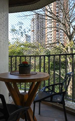 Apartamento à venda com 350m², 4 quartos e 4 vagasVaranda da Suíte 1