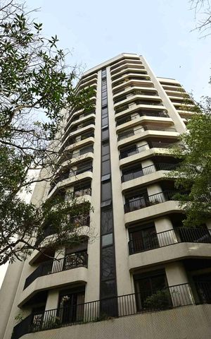 Apartamento à venda com 350m², 4 quartos e 4 vagasFachada