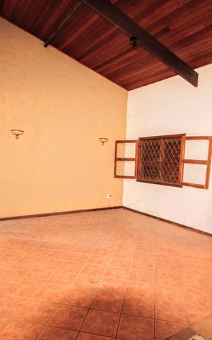 Casa à venda com 600m², 3 quartos e 2 vagasSala