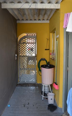 Casa à venda com 230m², 2 quartos e 2 vagasÁrea de Serviço