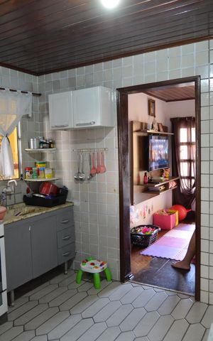 Casa à venda com 230m², 2 quartos e 2 vagasCozinha
