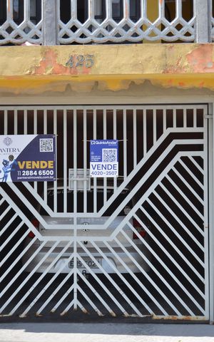 Casa à venda com 230m², 2 quartos e 2 vagasPlaca