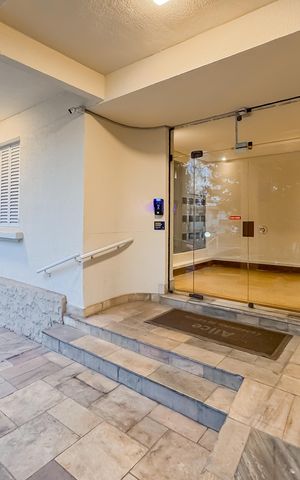 Apartamento à venda com 109m², 2 quartos e 1 vaga Apartamento à venda com 109m², 2 quartos e 1 vagaEntrada