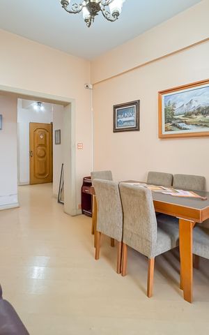 Apartamento à venda com 109m², 2 quartos e 1 vaga Apartamento à venda com 109m², 2 quartos e 1 vagaSala