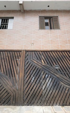 Casa para alugar com 168m², 3 quartos e 1 vaga Casa para alugar com 168m², 3 quartos e 1 vagaFachada