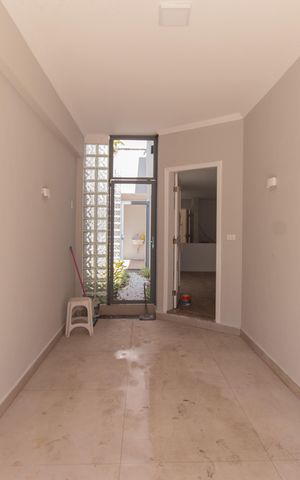 Casa à venda com 145m², 4 quartos e 2 vagasEntrada