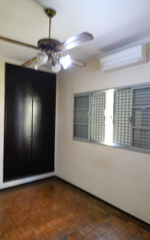 Casa à venda com 220m², 3 quartos e 4 vagasQuarto 3 - Suíte