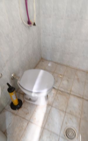 Casa à venda com 220m², 3 quartos e 4 vagasBanheiro de serviço