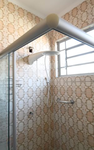 Casa à venda com 220m², 3 quartos e 4 vagasBanheiro 