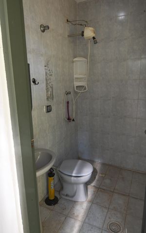 Casa à venda com 220m², 3 quartos e 4 vagasBanheiro de serviço