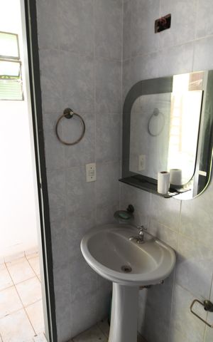 Casa à venda com 220m², 3 quartos e 4 vagasBanheiro de serviço