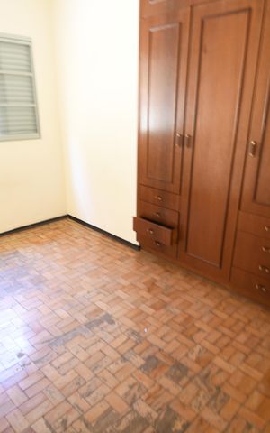 Casa à venda com 220m², 3 quartos e 4 vagasQuarto 2