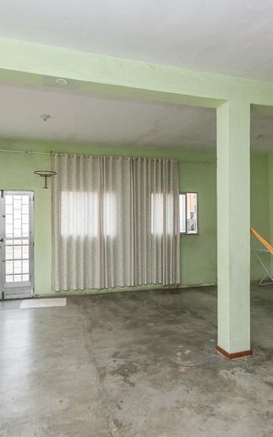Casa à venda com 200m², 5 quartos e 1 vaga Casa à venda com 200m², 5 quartos e 1 vagaSala