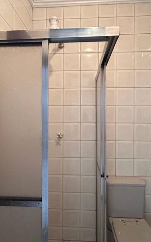 Casa para alugar com 350m², 5 quartos e 2 vagasBanheiro de serviço