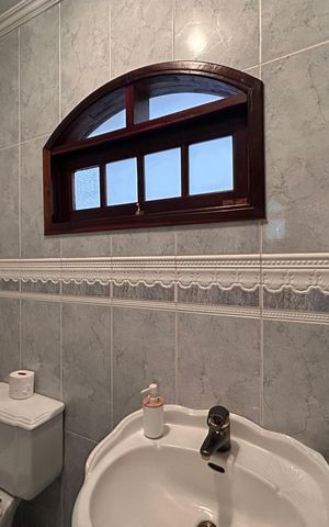 Casa para alugar com 350m², 5 quartos e 2 vagasLavabo
