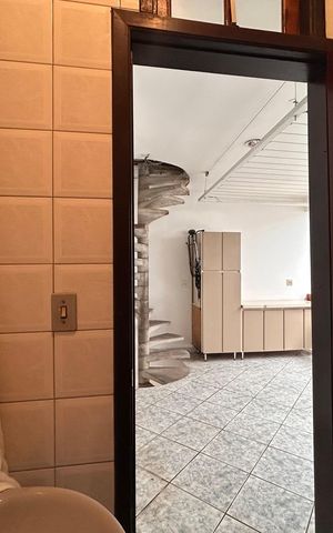 Casa para alugar com 350m², 5 quartos e 2 vagasBanheiro de serviço