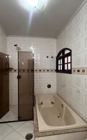 Casa para alugar com 350m², 5 quartos e 2 vagasBanheiro da Suíte 2