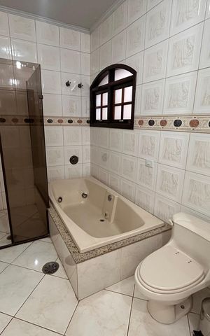 Casa para alugar com 350m², 5 quartos e 2 vagasBanheiro da Suíte 2
