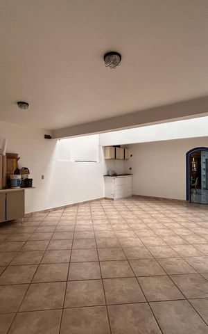 Casa para alugar com 350m², 5 quartos e 2 vagasQuintal