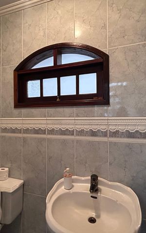 Casa para alugar com 350m², 5 quartos e 2 vagasLavabo