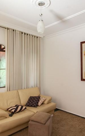 Casa à venda com 365m², 6 quartos e 3 vagas Casa à venda com 365m², 6 quartos e 3 vagasSala - Casa 2