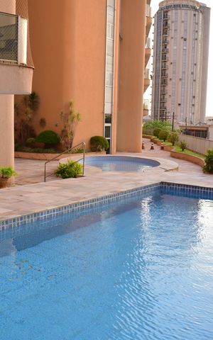 Apartamento para alugar com 360m², 5 quartos e 2 vagasÁrea comum - Piscina