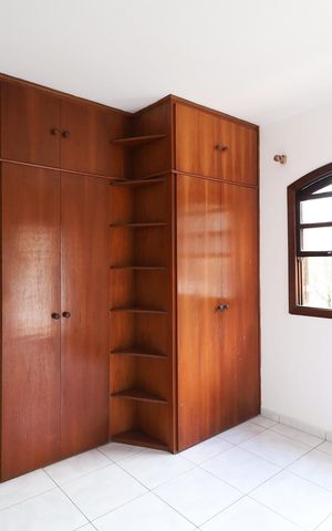 Casa para alugar com 225m², 4 quartos e 6 vagasSuíte