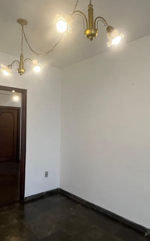 Casa à venda com 296m², 4 quartos e 2 vagas Casa à venda com 296m², 4 quartos e 2 vagasSala