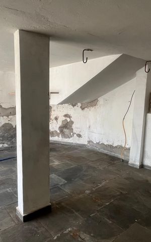 Casa à venda com 296m², 4 quartos e 2 vagas Casa à venda com 296m², 4 quartos e 2 vagasÁrea Externa