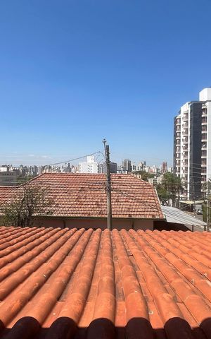 Casa à venda com 296m², 4 quartos e 2 vagas Casa à venda com 296m², 4 quartos e 2 vagasVista