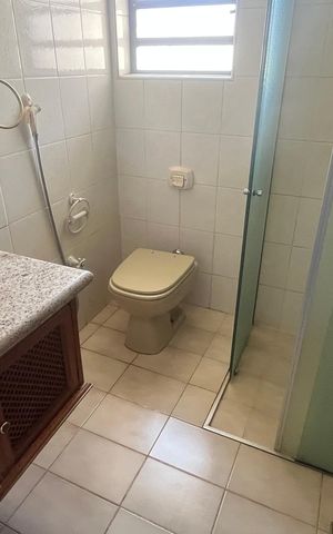 Casa à venda com 296m², 4 quartos e 2 vagas Casa à venda com 296m², 4 quartos e 2 vagasBanheiro