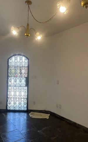Casa à venda com 296m², 4 quartos e 2 vagas Casa à venda com 296m², 4 quartos e 2 vagasSala