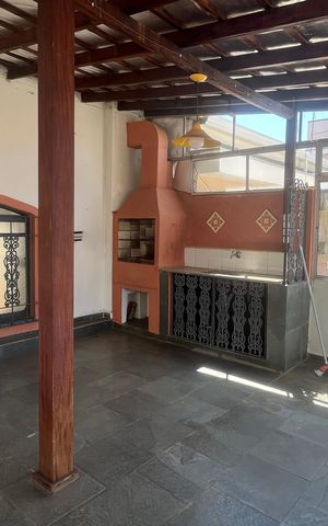 Casa à venda com 296m², 4 quartos e 2 vagas Casa à venda com 296m², 4 quartos e 2 vagasÁrea Externa