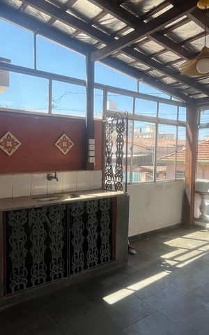 Casa à venda com 296m², 4 quartos e 2 vagas Casa à venda com 296m², 4 quartos e 2 vagasÁrea Externa