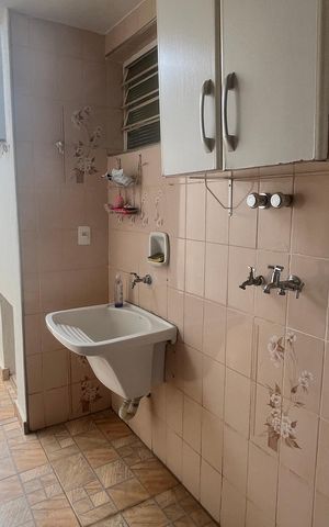 Casa à venda com 296m², 4 quartos e 2 vagas Casa à venda com 296m², 4 quartos e 2 vagasÁrea de Serviço