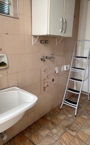 Casa à venda com 296m², 4 quartos e 2 vagas Casa à venda com 296m², 4 quartos e 2 vagasÁrea de Serviço