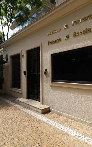 Apartamento à venda com 450m², 3 quartos e 6 vagasFachada e Portaria