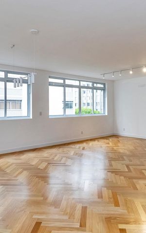 Apartamento à venda com 159m², 3 quartos e 1 vaga Apartamento à venda com 159m², 3 quartos e 1 vagaSala