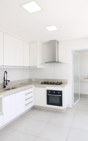 Casa para alugar com 240m², 4 quartos e 4 vagasCozinha