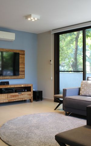 Casa de condomínio à venda com 475m², 4 quartos e 3 vagasSala de TV