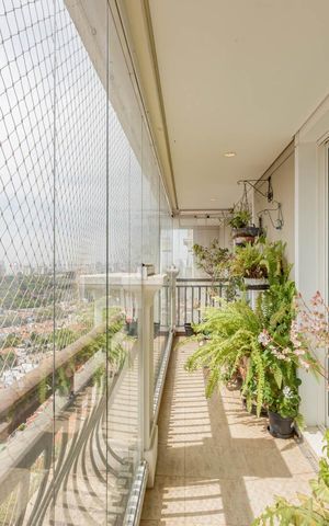Apartamento à venda com 365m², 4 quartos e 6 vagasVaranda