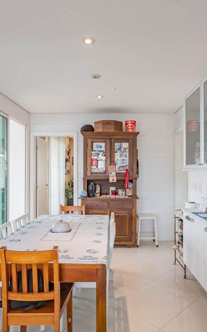 Apartamento à venda com 365m², 4 quartos e 6 vagasCozinha