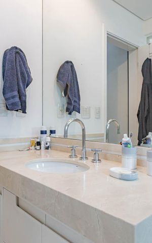 Apartamento à venda com 365m², 4 quartos e 6 vagasBanheiro Social