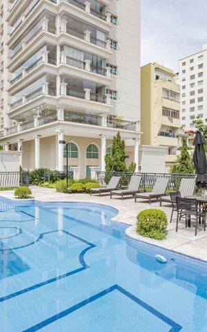 Apartamento à venda com 365m², 4 quartos e 6 vagasÁrea comum - Piscina