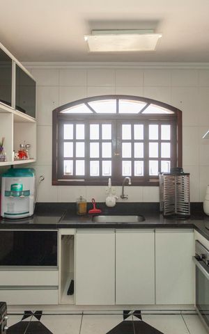 Casa para alugar com 150m², 3 quartos e 2 vagasCozinha