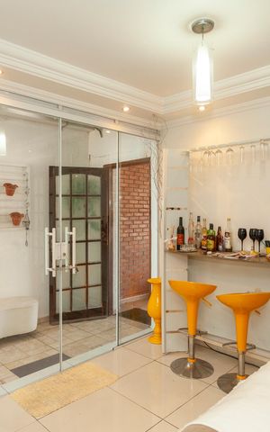 Casa para alugar com 150m², 3 quartos e 2 vagasSala